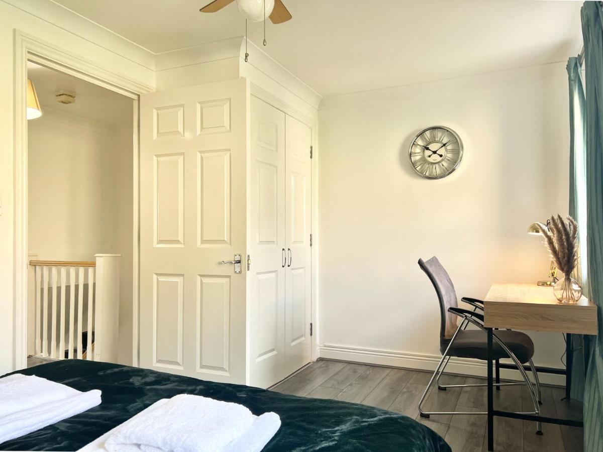 Last-minute Offers L Exclusive Deals On 2 Double Bedrooms - Weekly & Monthly - Sleeps 6 Lhofin Short Lets & Serviced Apartament Londra